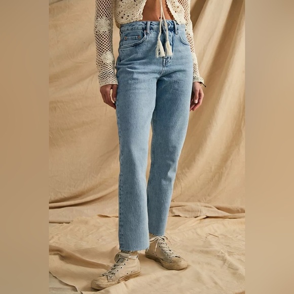 BDG Urban Outfitters Dillon Raw Hem Light Wash Jeans - Picture 1 of 8